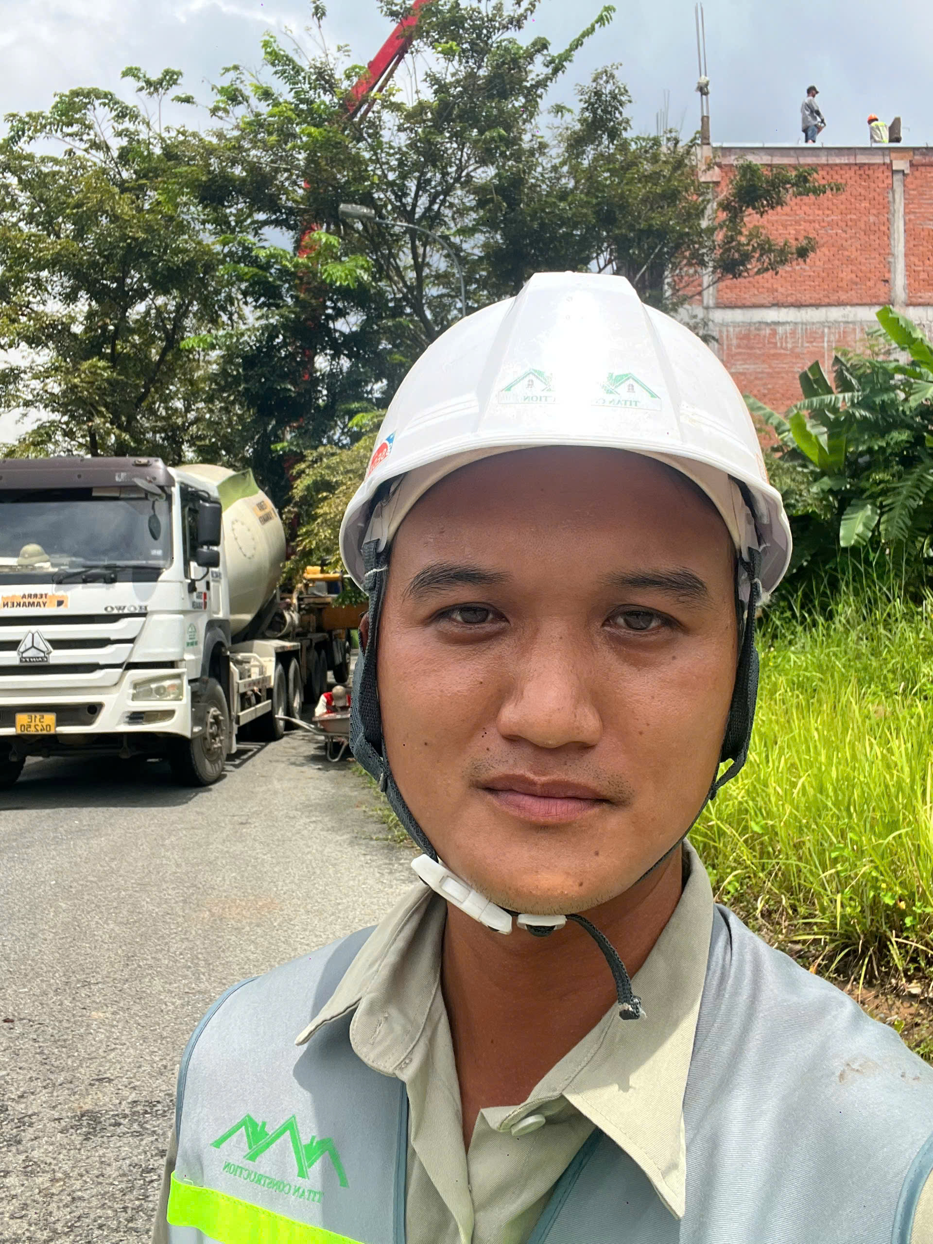 Đổ bê tông sàn lầu 2