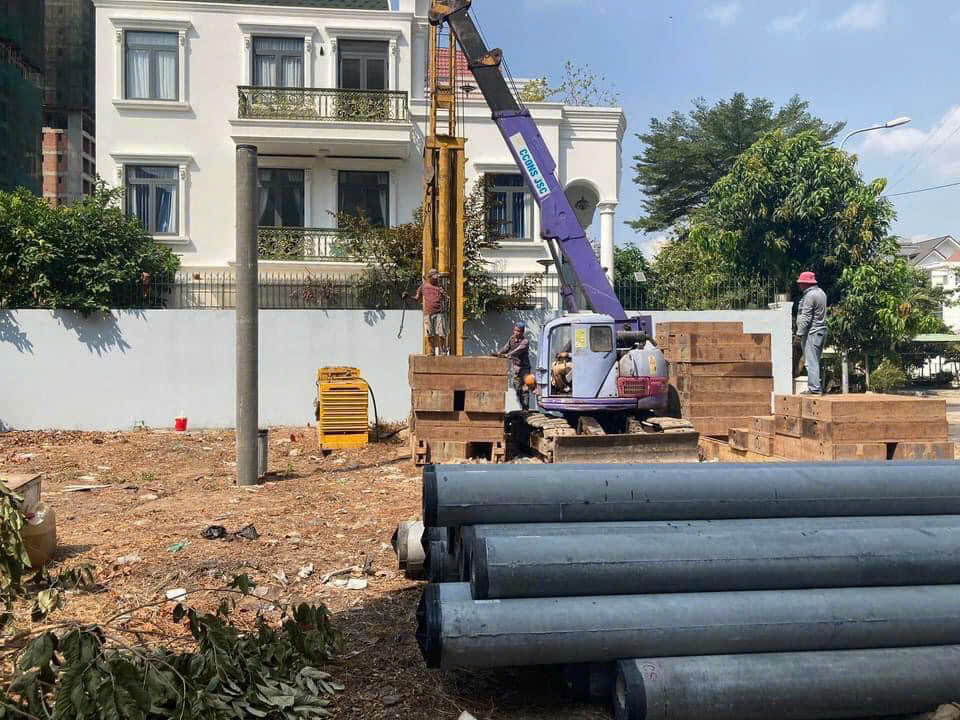 thi công biệt thự phần móng titan